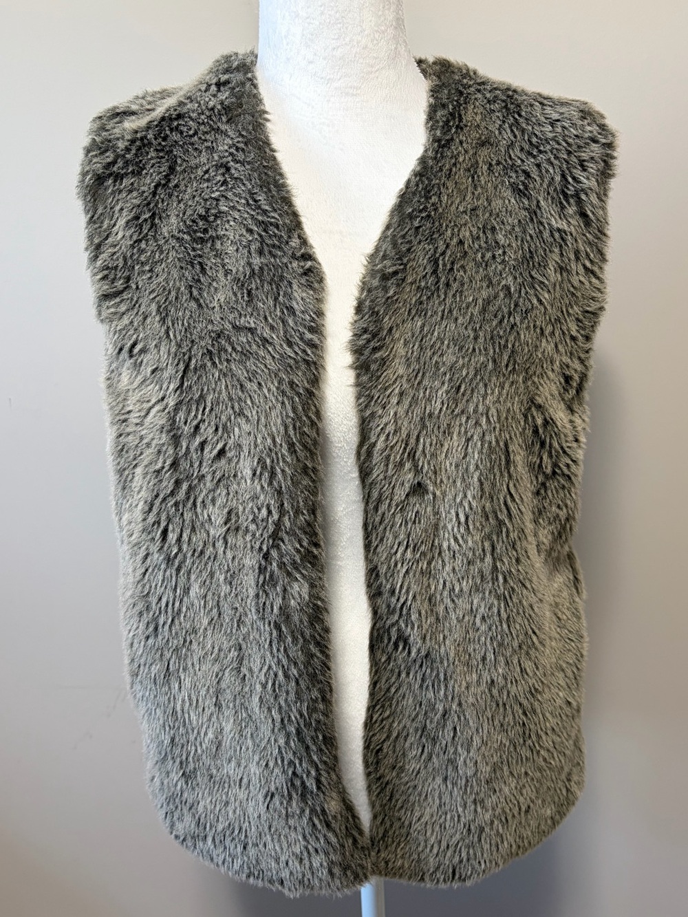 Talula Plush Faux Fur Vest in Heather Gray